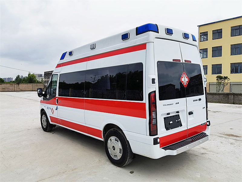 福特V348長軸高福星監(jiān)護(hù)型救護(hù)車