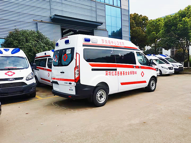 福特V362中軸自動檔救護(hù)車